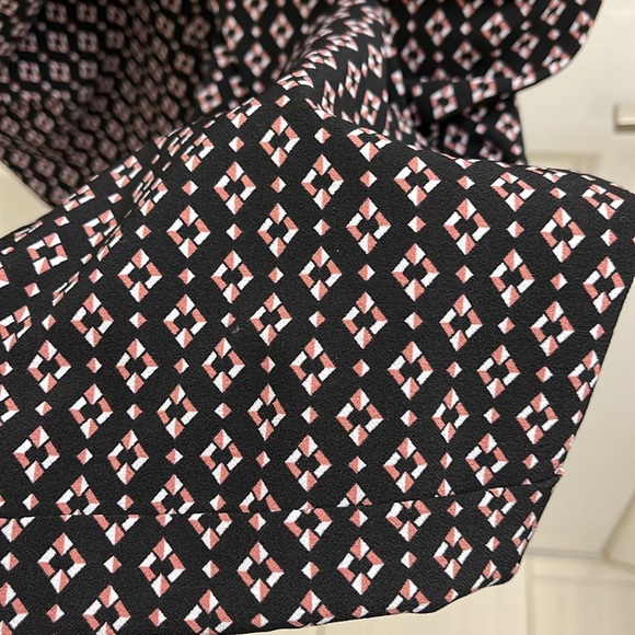 Torrid Black Geometric Cropped Pants with Tie - Picture 4 of 4